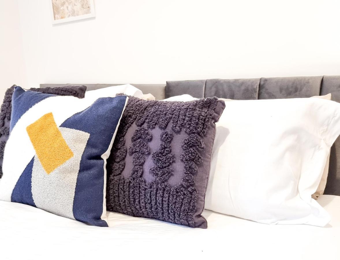 Spacious 3-bed Near The Centre