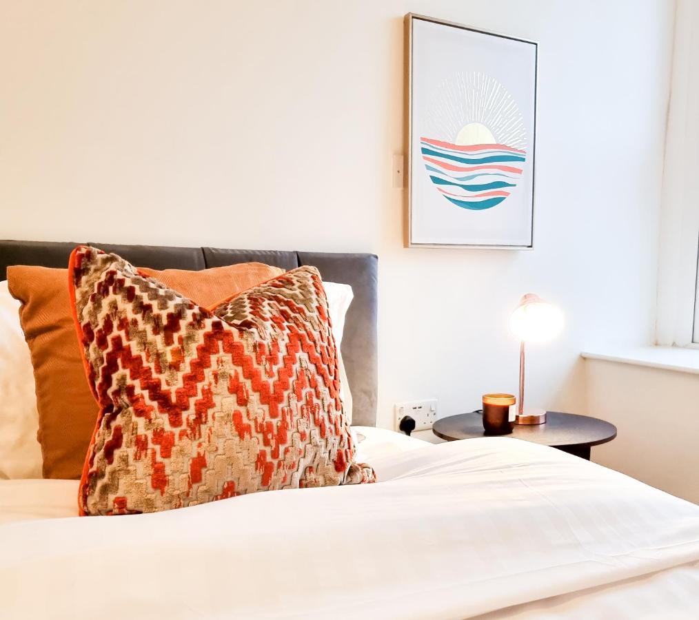 Spacious 3-bed Near The Centre