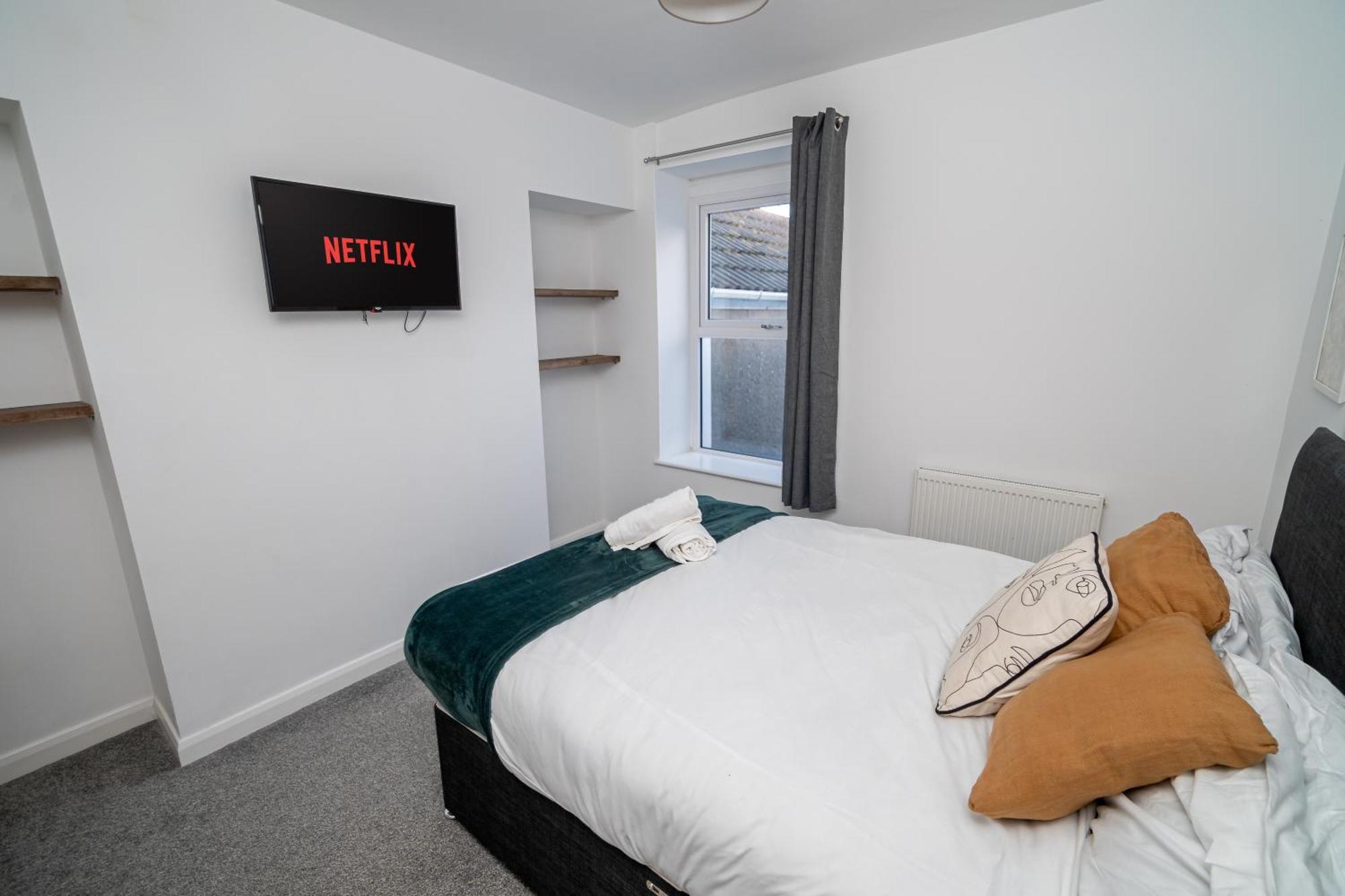 Spacious 3-bed Near The Centre Swansea