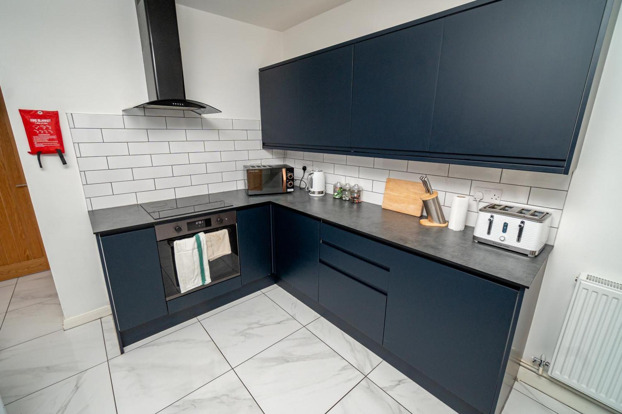 Spacious 3-bed Near The Centre Swansea