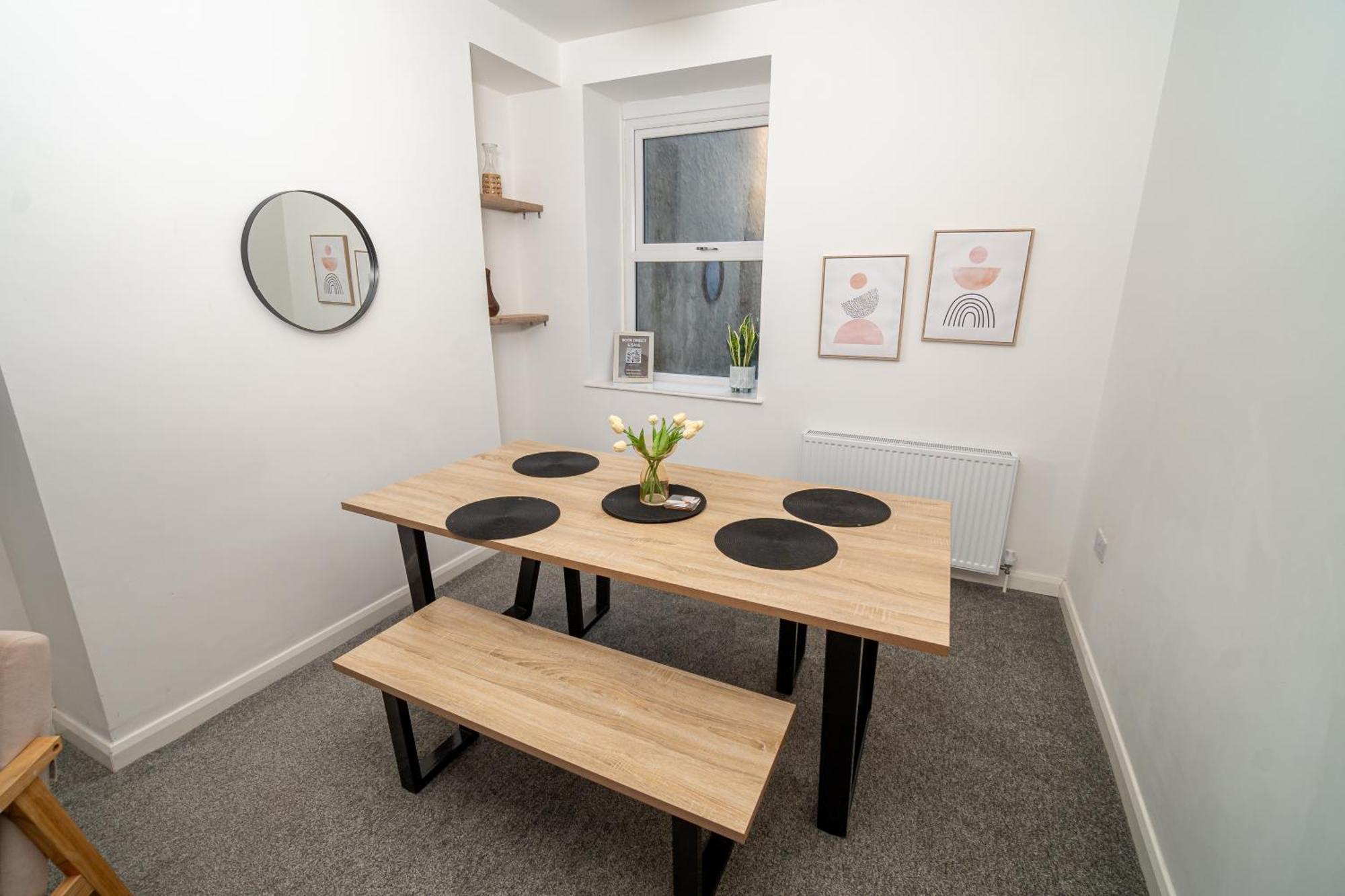 Spacious 3-bed Near The Centre * Swansea