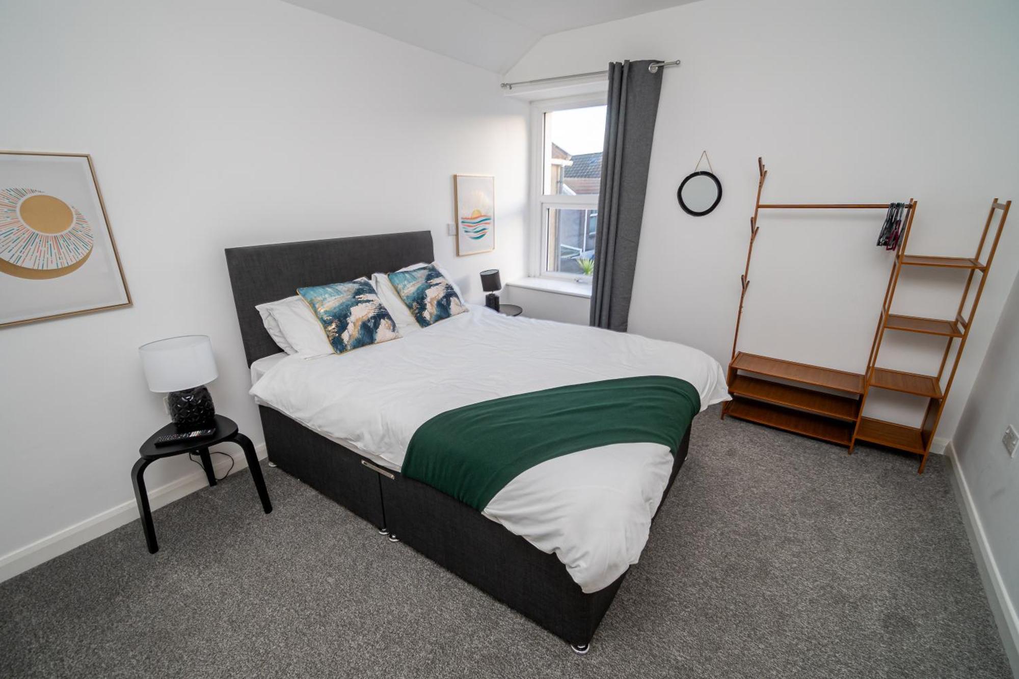 Apartment Spacious 3-bed Near The Centre Swansea